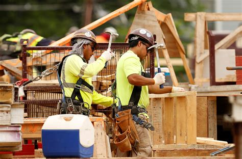 do construction workers work on holidays