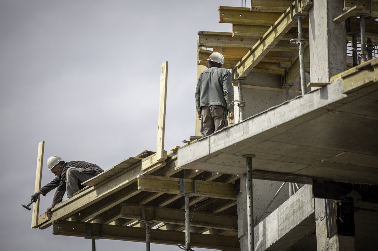 Breaking Down the Hourly Pay of Construction Workers