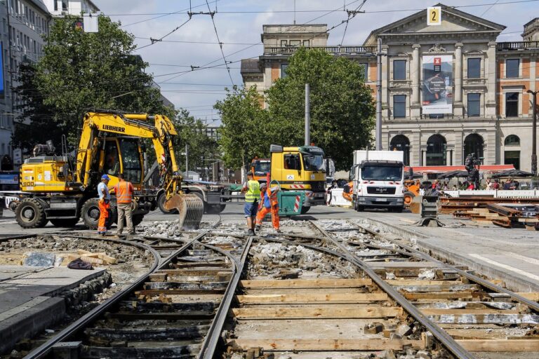 Exploring the Daily Duties of Construction Workers