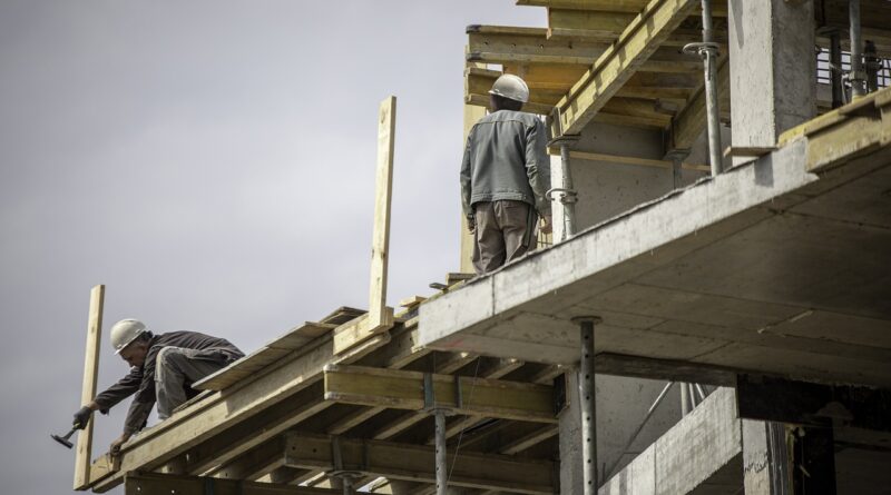 Las Vegas Construction Workers: Heroes of the Desert